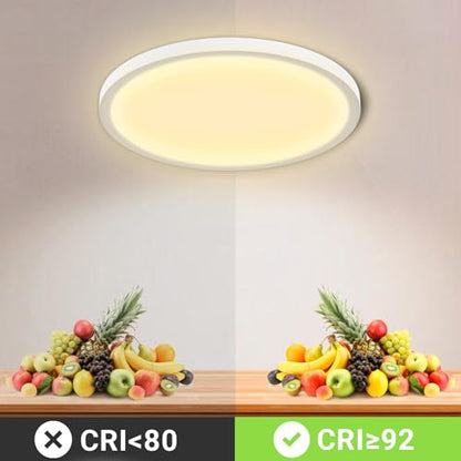Runde LED-Deckenleuchte, flach montiert, warmweißes Licht.