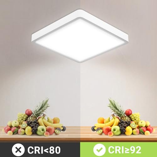 Quadratische LED-Deckenleuchte, flach montiert, weißer Leuchtrahmen, klare Ausleuchtung