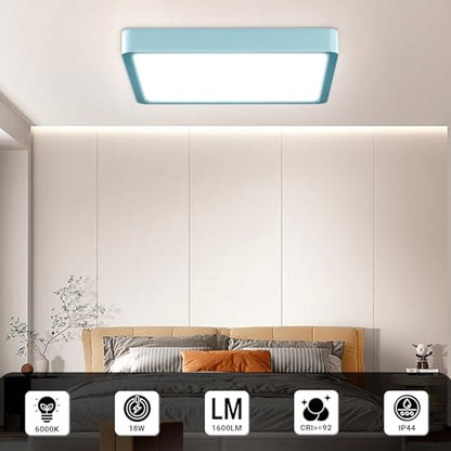 Quadratische LED-Deckenleuchte mit blauem Rahmen und hellem Licht