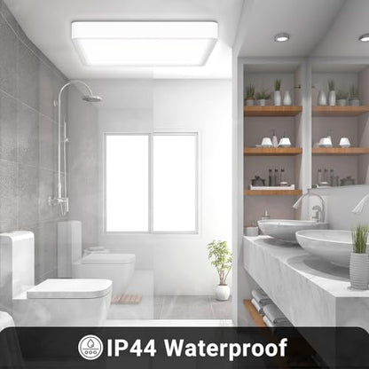 Quadratische LED-Deckenleuchte im Bad, flaches weißes Panel, Hinweis „IP44 Waterproof“