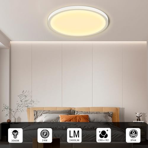Flache runde LED-Deckenleuchte mit weißem Ring und warmweißem Licht.