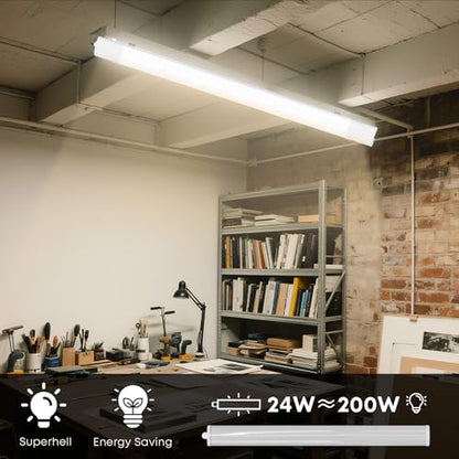 LED-Feuchtraumleuchte mit langem Leuchtbalken, an Decke montiert, geschlossenes Gehäuse
