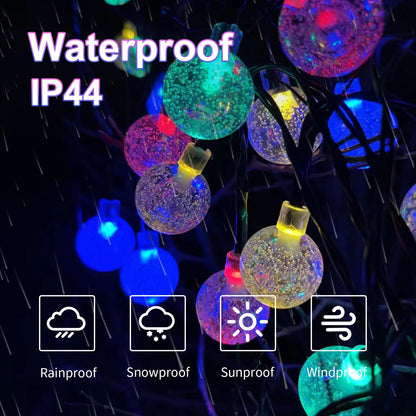 Solar-Lichterkette mit glitzernden Kristallkugeln, LEDs leuchten in mehreren Farben