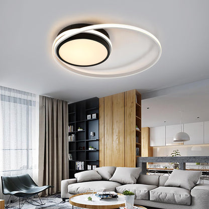 Runde LED-Deckenleuchte mit schwarzem Innenring und weißem Außenring, warmweißes Licht