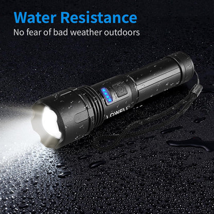Schwarze wasserdichte LED-Taschenlampe mit hellem Lichtkegel und Spritzschutz