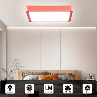 Quadratische LED-Deckenleuchte mit rotem Rahmen und weißem Lichtfeld