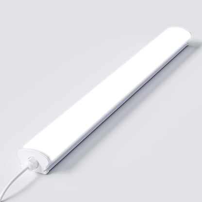 LED-Feuchtraumleuchte mit weißem Gehäuse und seitlichem Anschlusskabel