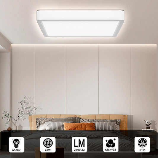 LED-Deckenleuchte quadratisch, weiß, flach montiert mit gleichmäßigem Licht