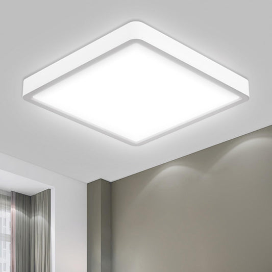 Quadratische LED-Deckenleuchte, flach, weißer Rahmen, an der Decke montiert