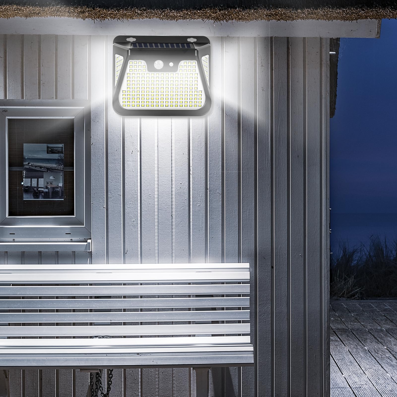 LED-Solar-Wandleuchte mit Bewegungsmelder, helles Licht auf der Fassade, schwarzes Gehäuse