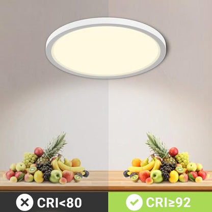 Runde, flache LED-Deckenleuchte mit weißem Ring und leuchtender Lichtscheibe