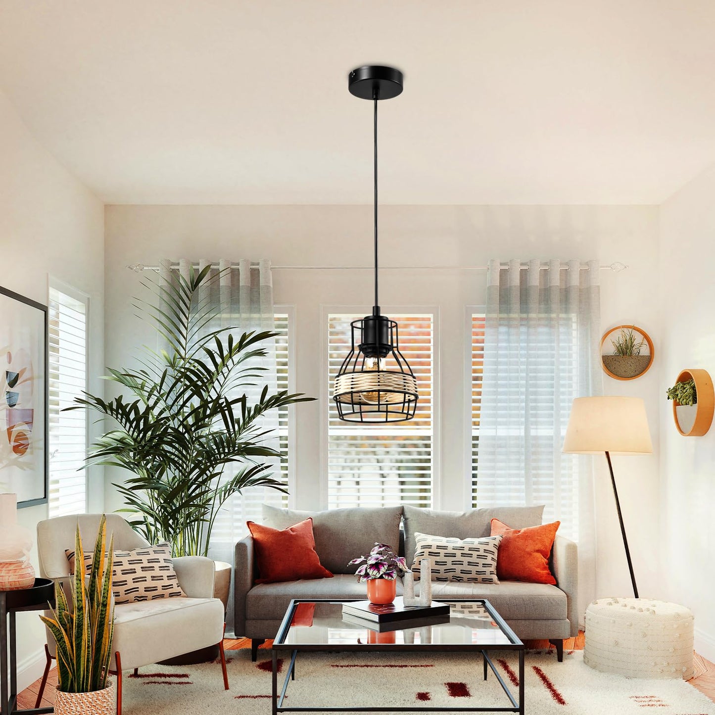 Schwarze Retro-Pendellampe mit Rattan-Lampenschirm und Metallkäfig, hängend